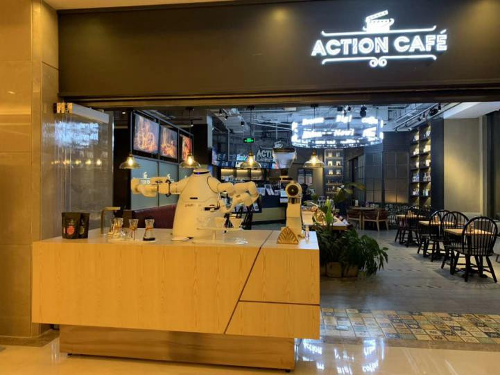 La macchina della macchinetta del caffè del robot 60 tazze il centro commerciale che fa versa sopra pulizia automatica del caffè