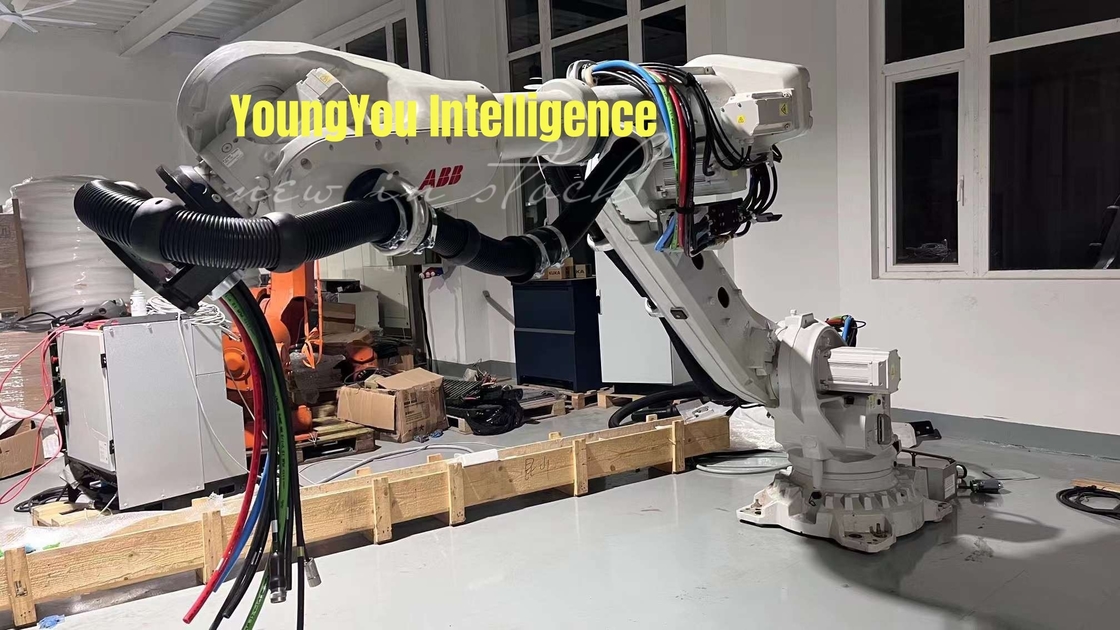 Braccio meccanico del robot di Abb da vendere la linea d'erogazione 2600mm del pacchetto della batteria ABB IRB 6700