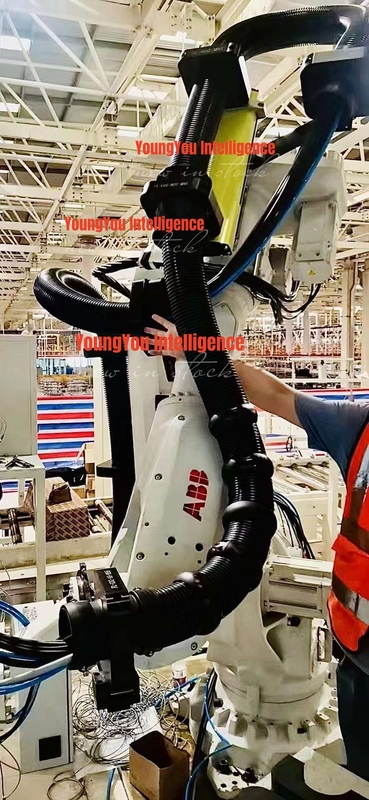 Braccio meccanico del robot di Abb da vendere la linea d'erogazione 2600mm del pacchetto della batteria ABB IRB 6700