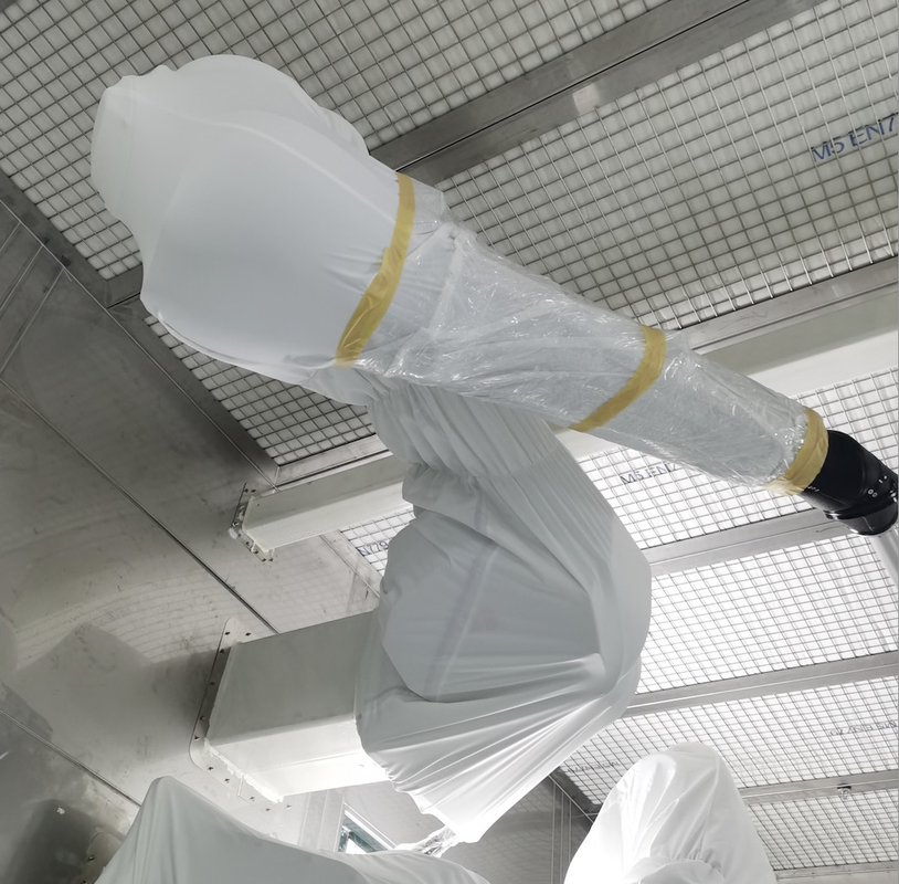 Abbigliamento di protezione della copertura del robot di ABB a prova di fuoco nel gruppo di lavoro della pittura della fabbrica di automobile