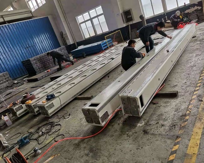 CNC lineare della ferrovia del robot regolabile che impiomba per la ferrovia semichiusa negli ambienti duri