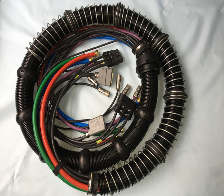 Pacchetto robot del vestito affinchè aiuti della conduttura del robot eliminino sforzo del sistema e per migliorare tempo di impiego del prodotto