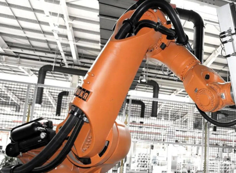 Pacchetto robot del vestito affinchè aiuti della conduttura del robot eliminino sforzo del sistema e per migliorare tempo di impiego del prodotto
