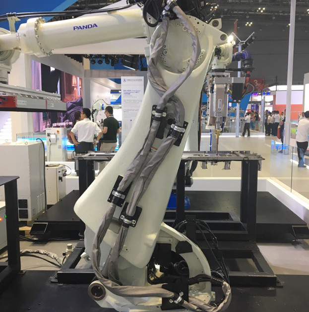 Pacchetto robot del vestito affinchè aiuti della conduttura del robot eliminino sforzo del sistema e per migliorare tempo di impiego del prodotto