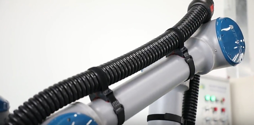 Il vestito robot dal robot di Abb imballa gli accessori a saldatura a punti che tratta i pacchetti della conduttura di CPP SDP