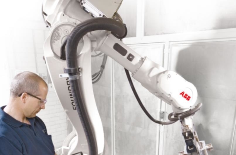 Spruzzi il multi braccio del robot di Abb per il carico di saldatura 650kg IRB 7600 del acciaio al carbonio