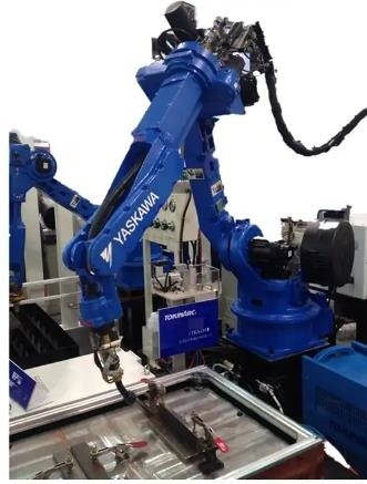 Macchina industriale AR1440 del robot della saldatura ad arco del tubo di asse del sistema automatico 6 della saldatura a laser di Yaskawa