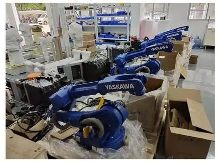 Macchina industriale AR1440 del robot della saldatura ad arco del tubo di asse del sistema automatico 6 della saldatura a laser di Yaskawa