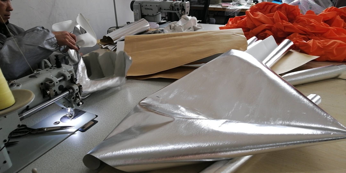 Coperture di armature robotiche efficienti con singolo pacchetto di dimensioni 40X35X20 Cm Copertura di polvere inclusa