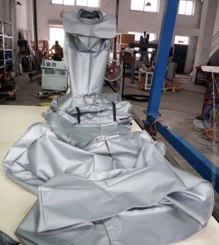Coperture impermeabili di armature robotiche collaborative, esclusi liquidi acidi e corrosivi