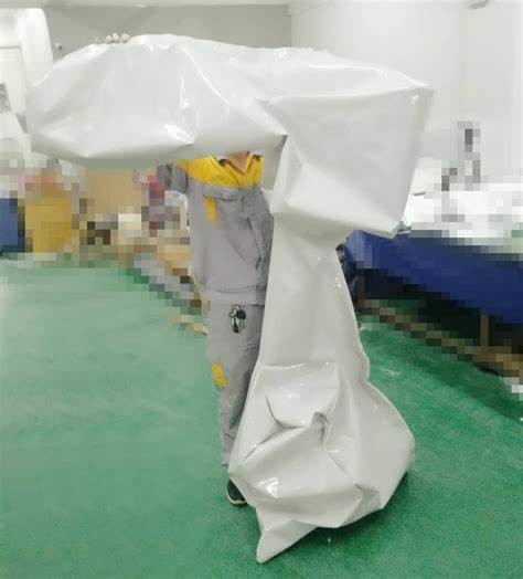 Coperture di armature robotiche con resistenza superficiale 10 7Ω - adatte alla scarica statica