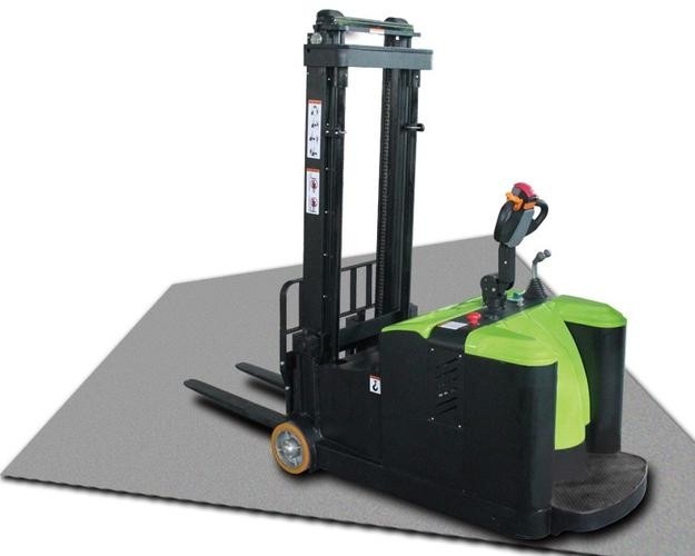 Veicolo a terra automatizzato a peso naturale di 270 kg per un sollevamento facile e rapido a 120 mm di altezza