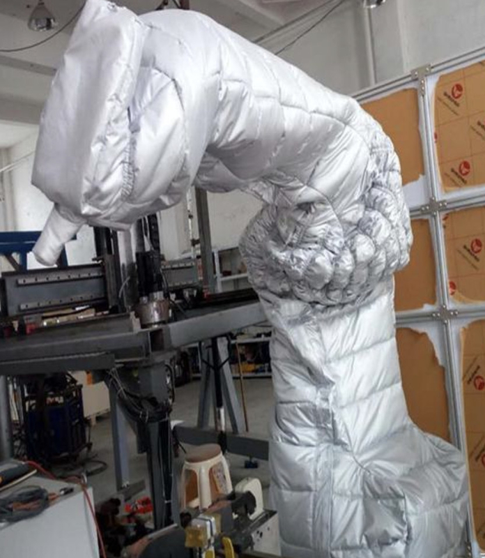 Coperture protettive per robot in poliuretano impermeabile per ABB FANUC KUKA YASKAWA UR in vari ambienti